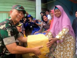 Korban Banjir di Rohul Dapat Perhatian Dari Danrem 031/WB dan Kapolda Riau Ikut Turun Membantu