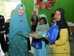 Ketua TP-PKK Kabupaten Kampar Launching Kegiatan Pemberian Makanan Kepada Anak Stunting .