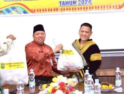 Pj Bupati Kampar Terima Bantuan Dari Pegawai Pemprov Riau Untuk Warga Terdampak Banjir