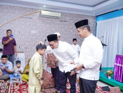 Jelang Hari Raya Idul Fitri, Plh Sekda Kampar Bersama IKAMKJ Serahkan Santunan Anak Yatim