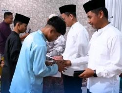 Plh Sekda Kampar Bersama IKAMKJ Serahkan Santunan Anak Yatim Sekaligus Buka Bersama di Resto Stanum Bangkinang