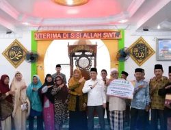 Penjabat Bupati Kampar Serahkan Bantuan LK2S untuk Keluarga Pra Sejahtera