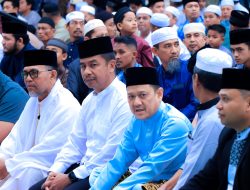 Pj Bupati Kampar Shalat Idul Adha 1445 H dan Serahkan 57 Hewan Kurban 