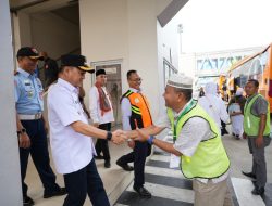 Pj Bupati Kampar Sambut langsung Jamaah Haji Kampar Kloter 10 di SSK II Pekanbaru