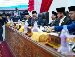 Penjabat Bupati Kampar Saksikan Pengambilan Sumpah Ketua dan Wakil Ketua DPRD Kabupaten Kampar Masa Jabatan 2024-2029