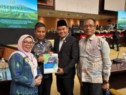 Berita Daerah Kampar Plt Disdikpora Kampar Helmi, Turut menghadiri kegiatan diseminasi BLUD bersama Kepala daerah