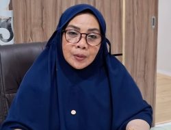 Penuh Khusyuk, Wabup Kampar Misharti Gelar Kegiatan Mengaji Ramadhan di Kediamannya