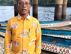 Helmi Ajak Masyarakat Lestarikan Pacu Sampan, Wujudkan Arahan Bupati Kampar untuk Kemajuan Daerah