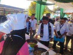 Kuliner Tradisional “Ayam Kacau” Jadi Magnet Festival Lipat Kain, Dongkrak Daya Tarik Wisata Kampar