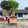 Hari Pertama Sekolah, Kepala UPT SD Negeri 024 Teluk Paman Ajak Siswa Bangun Disiplin dan Raih Prestasi